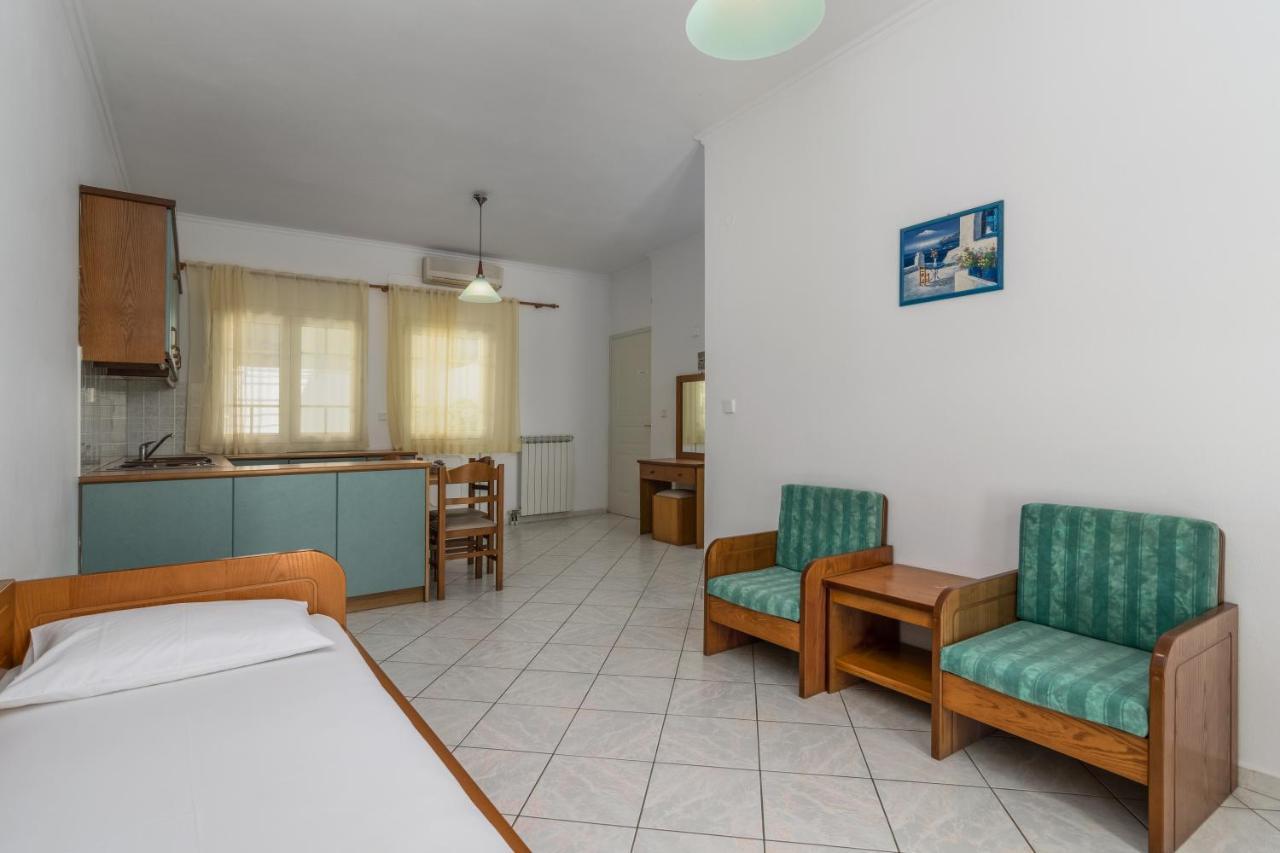 Tina'S Apartments آداماس المظهر الخارجي الصورة