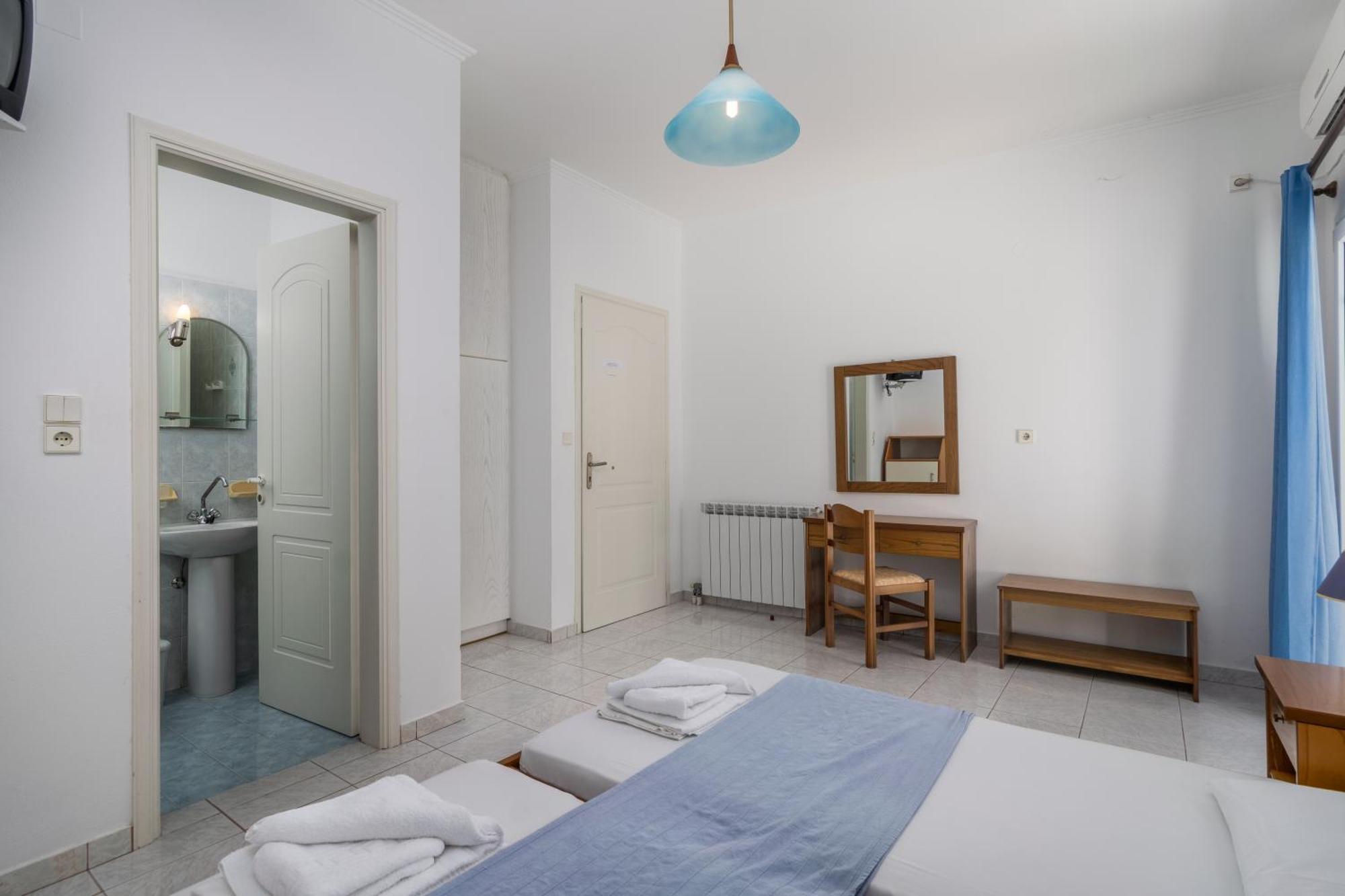 Tina'S Apartments آداماس الغرفة الصورة
