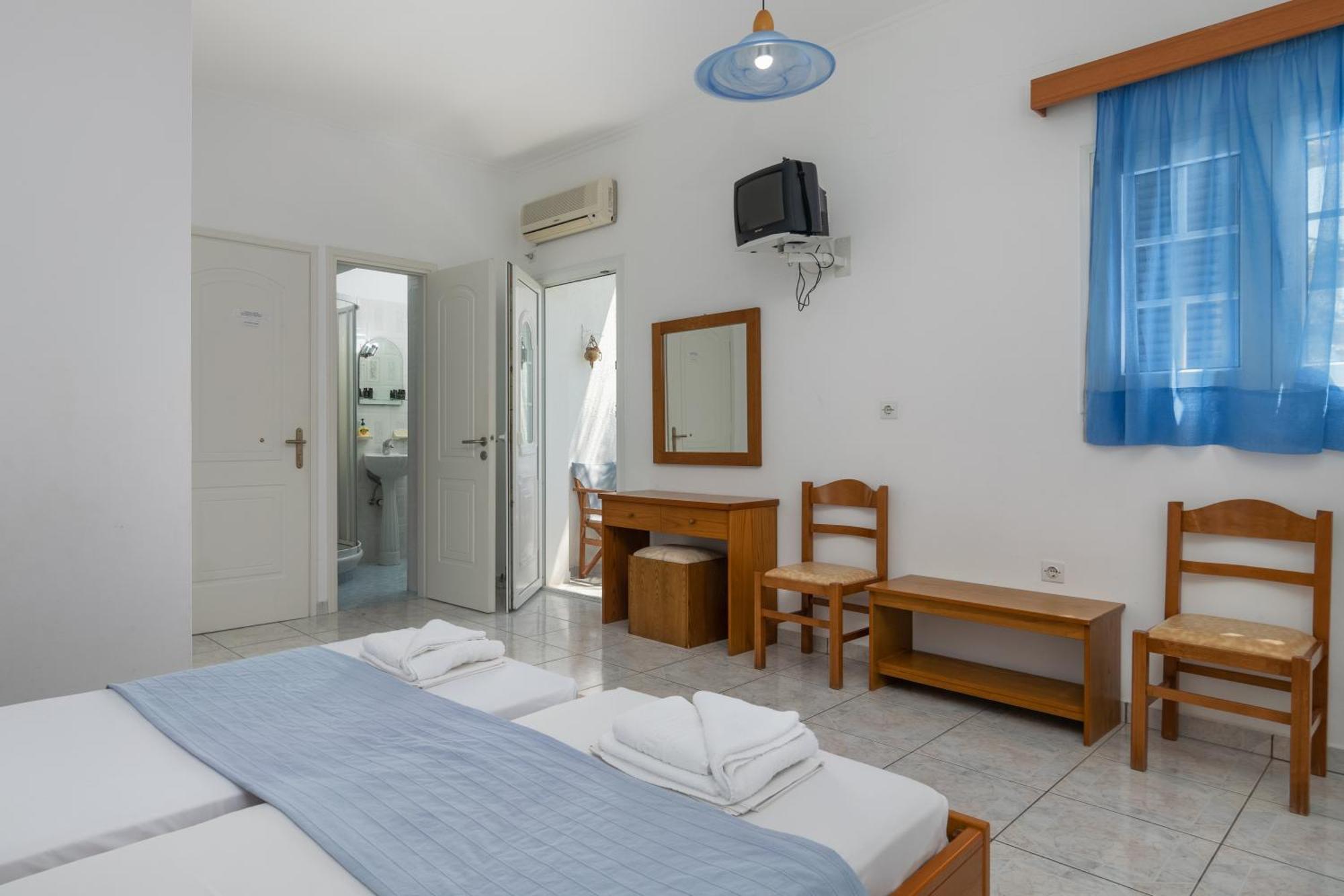 Tina'S Apartments آداماس الغرفة الصورة