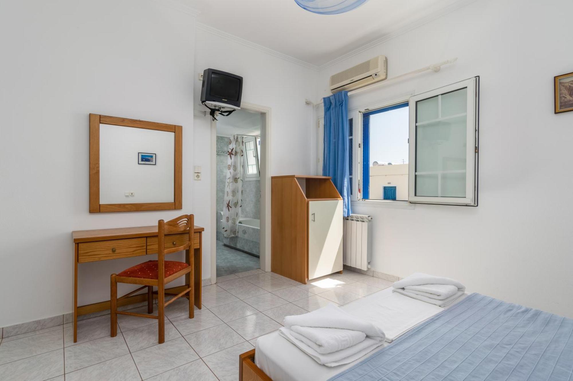Tina'S Apartments آداماس الغرفة الصورة